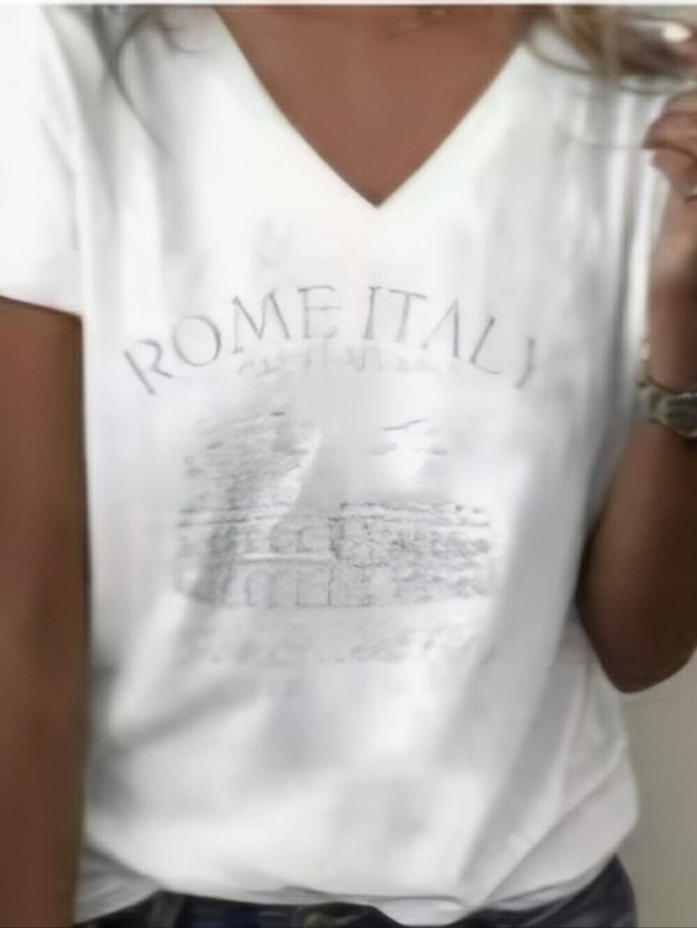 NWOT White 'Rome Italy' V-Neck Graphic Tee - M